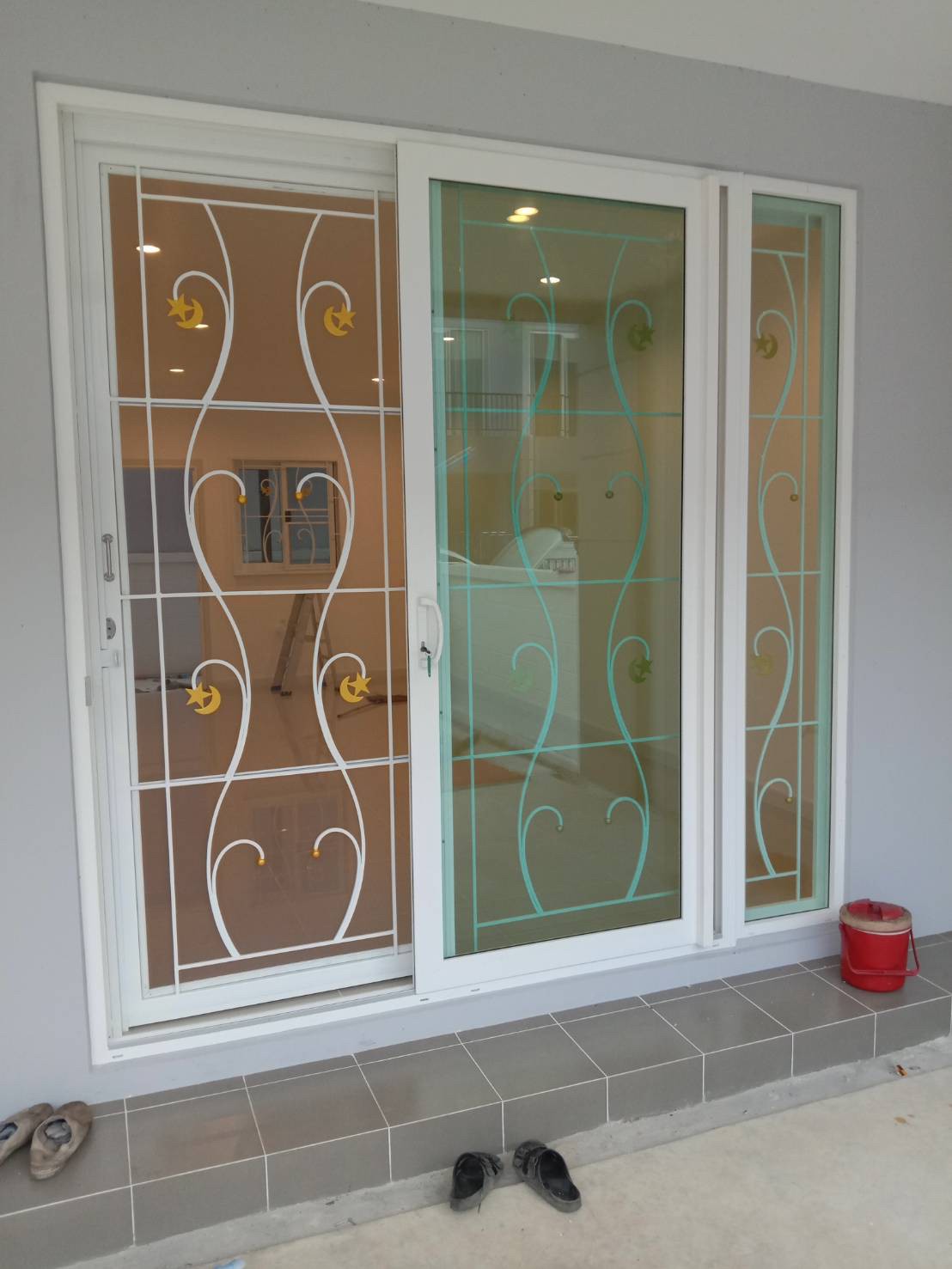 20 - https://พรปรารถนา.com | พรปรารถนาการช่าง - รับผลิตและติดตั้งมุ้งลวดเหล็กดัด กระจกอลูมิเนียม ประตูรั้วสแตนเลส ต่อเติมหลังคา-กันสาด รวมถึงงานปรับปรุงที่อยู่อาศัย โดยทีมช่างมืออาชีพ