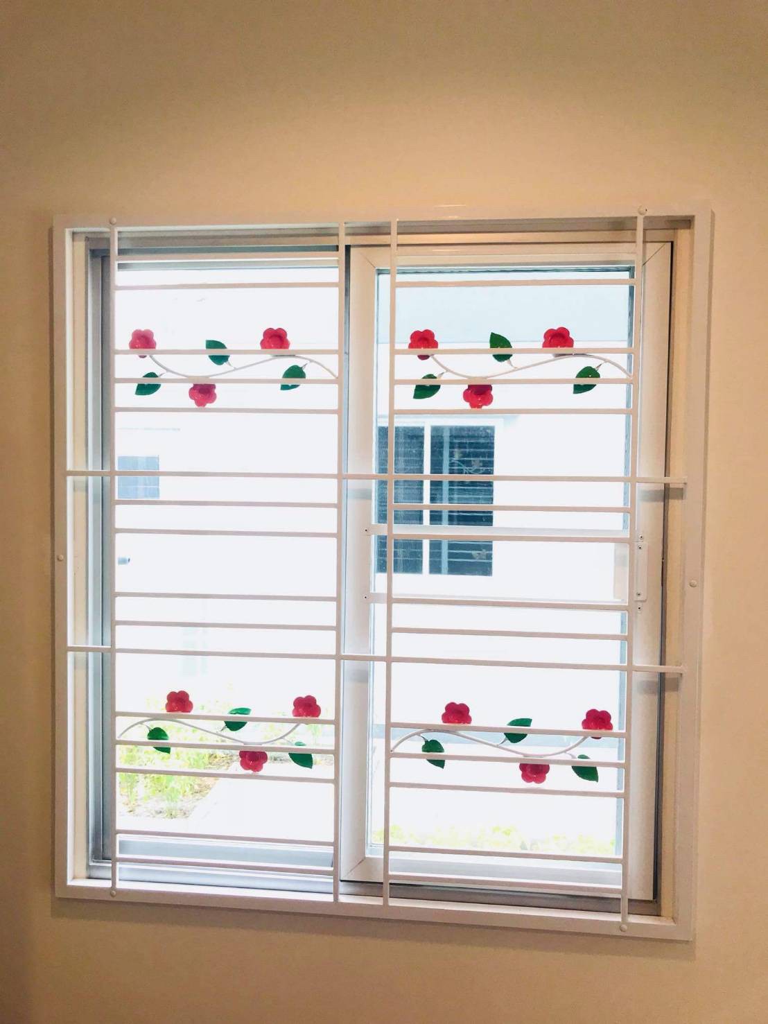 33 - https://พรปรารถนา.com | พรปรารถนาการช่าง - รับผลิตและติดตั้งมุ้งลวดเหล็กดัด กระจกอลูมิเนียม ประตูรั้วสแตนเลส ต่อเติมหลังคา-กันสาด รวมถึงงานปรับปรุงที่อยู่อาศัย โดยทีมช่างมืออาชีพ