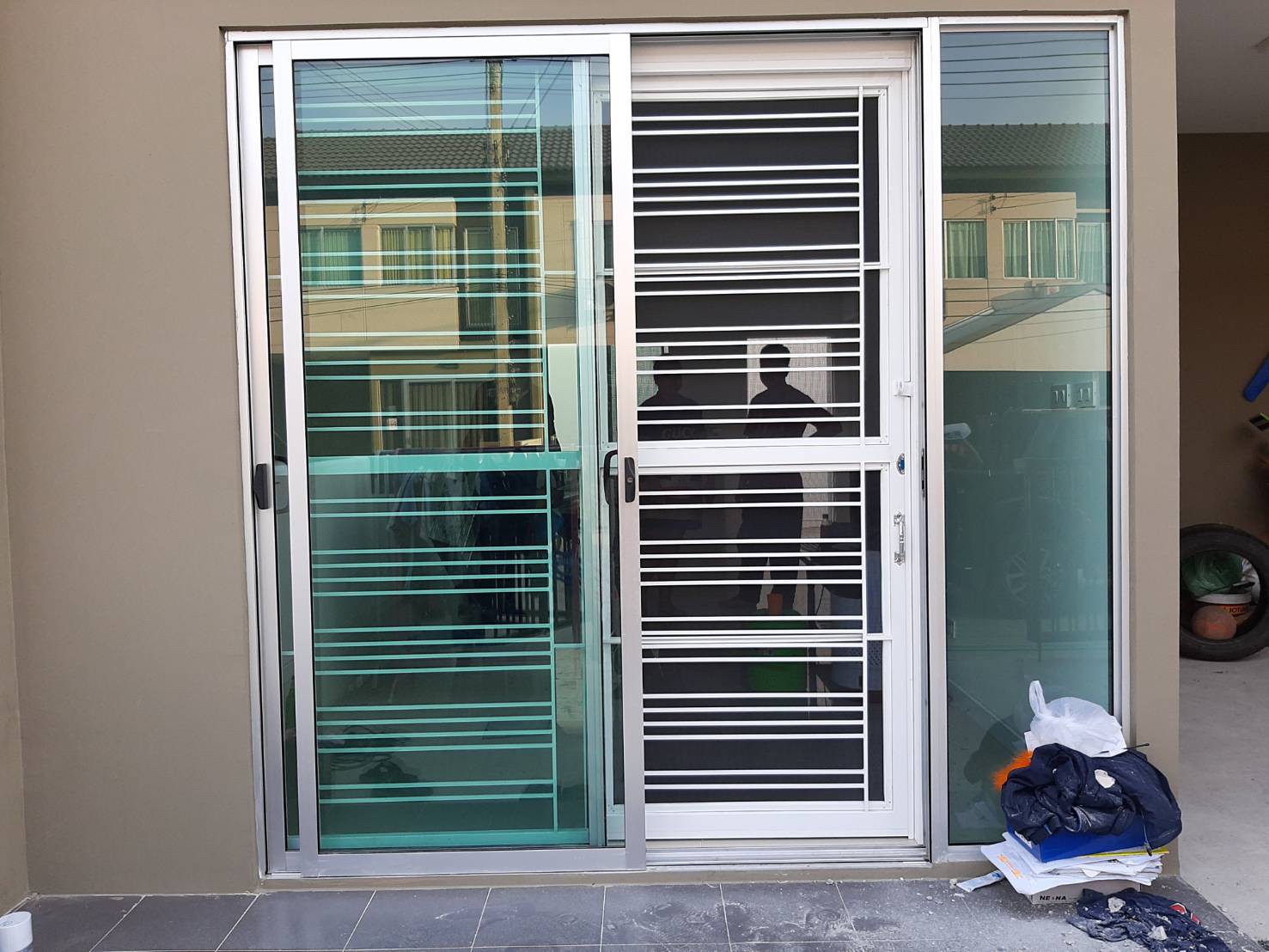 47 - https://พรปรารถนา.com | พรปรารถนาการช่าง - รับผลิตและติดตั้งมุ้งลวดเหล็กดัด กระจกอลูมิเนียม ประตูรั้วสแตนเลส ต่อเติมหลังคา-กันสาด รวมถึงงานปรับปรุงที่อยู่อาศัย โดยทีมช่างมืออาชีพ