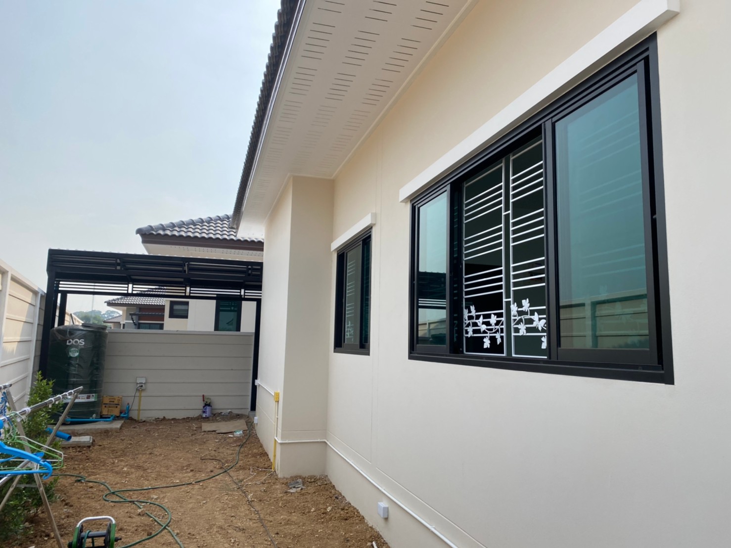 7 - https://พรปรารถนา.com | พรปรารถนาการช่าง - รับผลิตและติดตั้งมุ้งลวดเหล็กดัด กระจกอลูมิเนียม ประตูรั้วสแตนเลส ต่อเติมหลังคา-กันสาด รวมถึงงานปรับปรุงที่อยู่อาศัย โดยทีมช่างมืออาชีพ