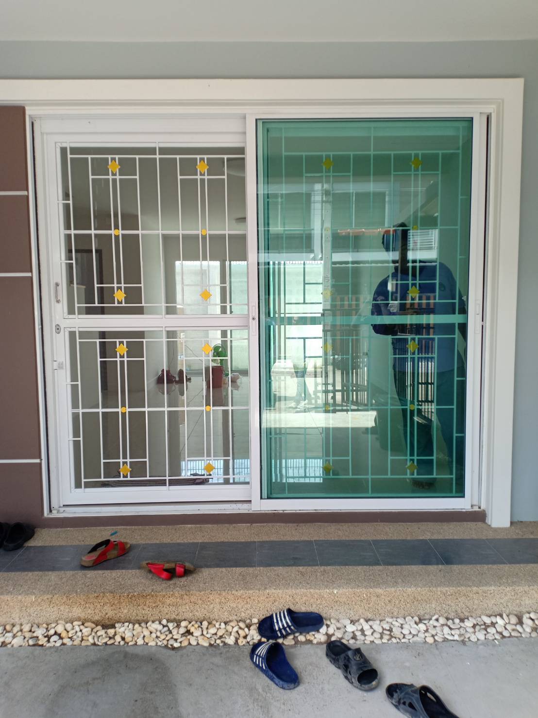 70 - https://พรปรารถนา.com | พรปรารถนาการช่าง - รับผลิตและติดตั้งมุ้งลวดเหล็กดัด กระจกอลูมิเนียม ประตูรั้วสแตนเลส ต่อเติมหลังคา-กันสาด รวมถึงงานปรับปรุงที่อยู่อาศัย โดยทีมช่างมืออาชีพ