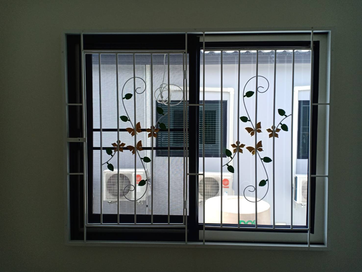 71 - https://พรปรารถนา.com | พรปรารถนาการช่าง - รับผลิตและติดตั้งมุ้งลวดเหล็กดัด กระจกอลูมิเนียม ประตูรั้วสแตนเลส ต่อเติมหลังคา-กันสาด รวมถึงงานปรับปรุงที่อยู่อาศัย โดยทีมช่างมืออาชีพ