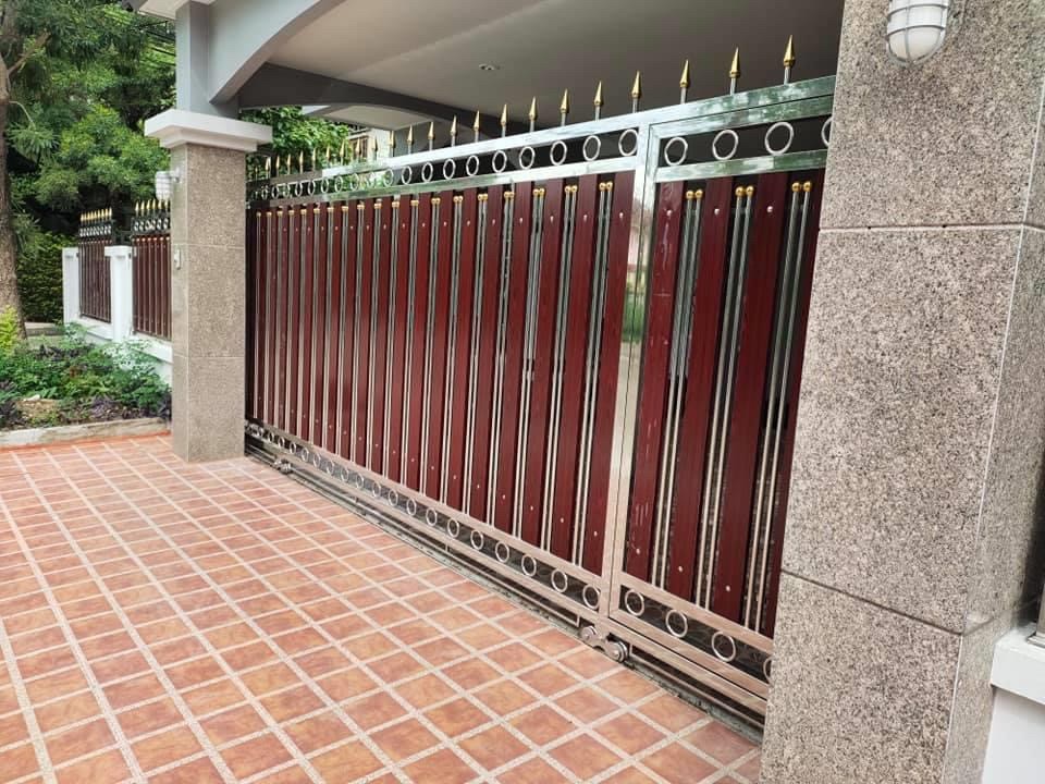 15 - https://พรปรารถนา.com | พรปรารถนาการช่าง - รับผลิตและติดตั้งมุ้งลวดเหล็กดัด กระจกอลูมิเนียม ประตูรั้วสแตนเลส ต่อเติมหลังคา-กันสาด รวมถึงงานปรับปรุงที่อยู่อาศัย โดยทีมช่างมืออาชีพ