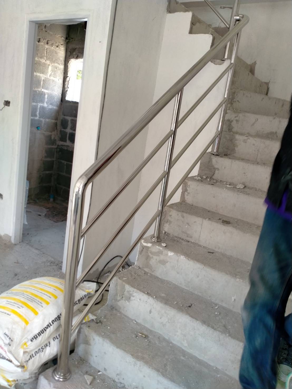 22 - https://พรปรารถนา.com | พรปรารถนาการช่าง - รับผลิตและติดตั้งมุ้งลวดเหล็กดัด กระจกอลูมิเนียม ประตูรั้วสแตนเลส ต่อเติมหลังคา-กันสาด รวมถึงงานปรับปรุงที่อยู่อาศัย โดยทีมช่างมืออาชีพ