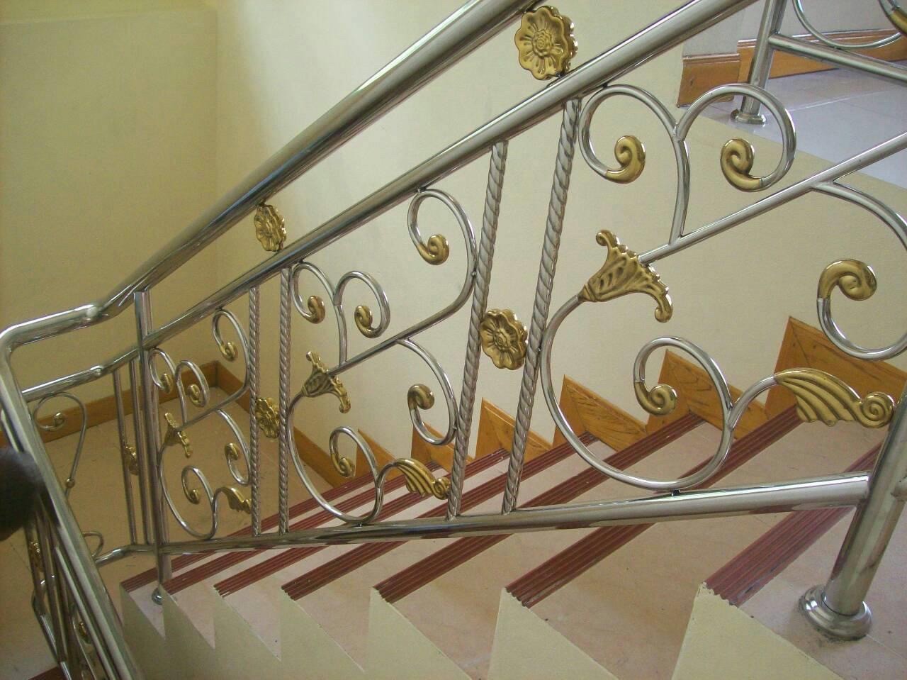 32 - https://พรปรารถนา.com | พรปรารถนาการช่าง - รับผลิตและติดตั้งมุ้งลวดเหล็กดัด กระจกอลูมิเนียม ประตูรั้วสแตนเลส ต่อเติมหลังคา-กันสาด รวมถึงงานปรับปรุงที่อยู่อาศัย โดยทีมช่างมืออาชีพ