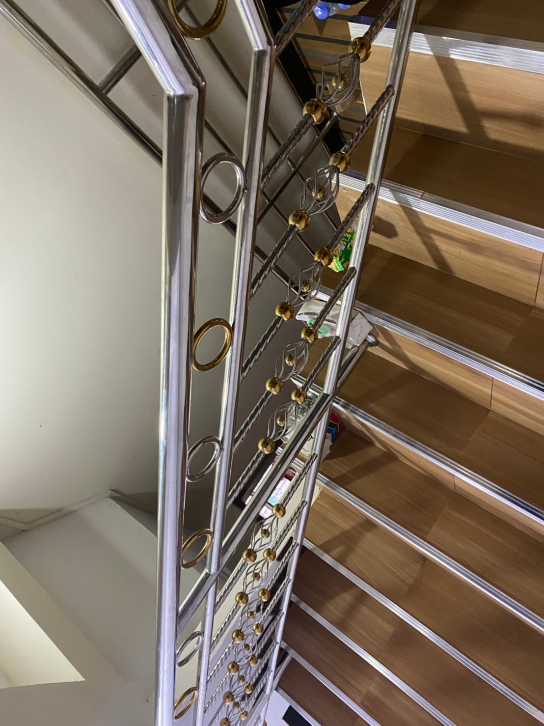 4 - https://พรปรารถนา.com | พรปรารถนาการช่าง - รับผลิตและติดตั้งมุ้งลวดเหล็กดัด กระจกอลูมิเนียม ประตูรั้วสแตนเลส ต่อเติมหลังคา-กันสาด รวมถึงงานปรับปรุงที่อยู่อาศัย โดยทีมช่างมืออาชีพ