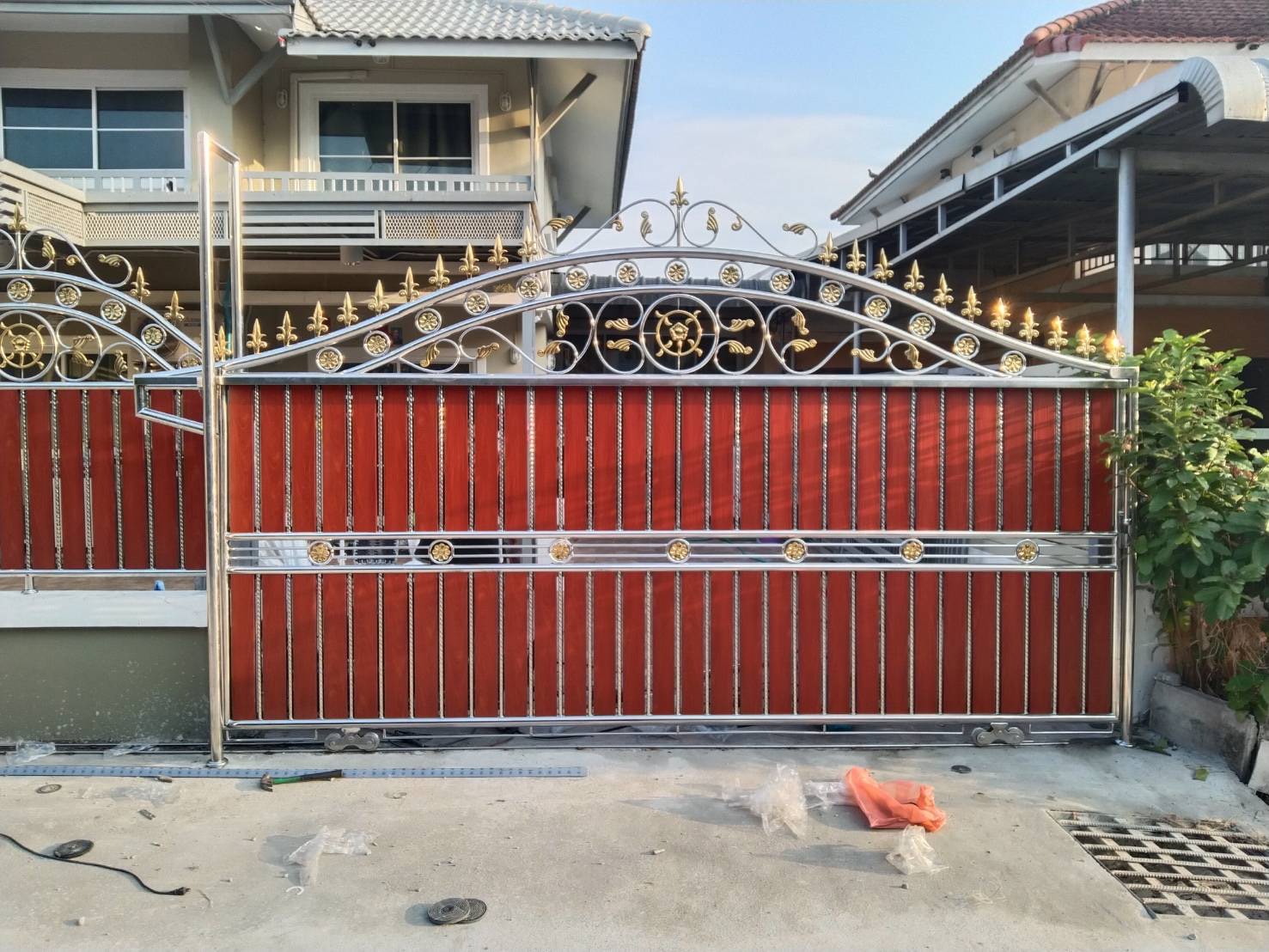 44 - https://พรปรารถนา.com | พรปรารถนาการช่าง - รับผลิตและติดตั้งมุ้งลวดเหล็กดัด กระจกอลูมิเนียม ประตูรั้วสแตนเลส ต่อเติมหลังคา-กันสาด รวมถึงงานปรับปรุงที่อยู่อาศัย โดยทีมช่างมืออาชีพ