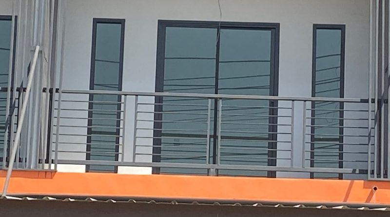 27 - https://พรปรารถนา.com | พรปรารถนาการช่าง - รับผลิตและติดตั้งมุ้งลวดเหล็กดัด กระจกอลูมิเนียม ประตูรั้วสแตนเลส ต่อเติมหลังคา-กันสาด รวมถึงงานปรับปรุงที่อยู่อาศัย โดยทีมช่างมืออาชีพ