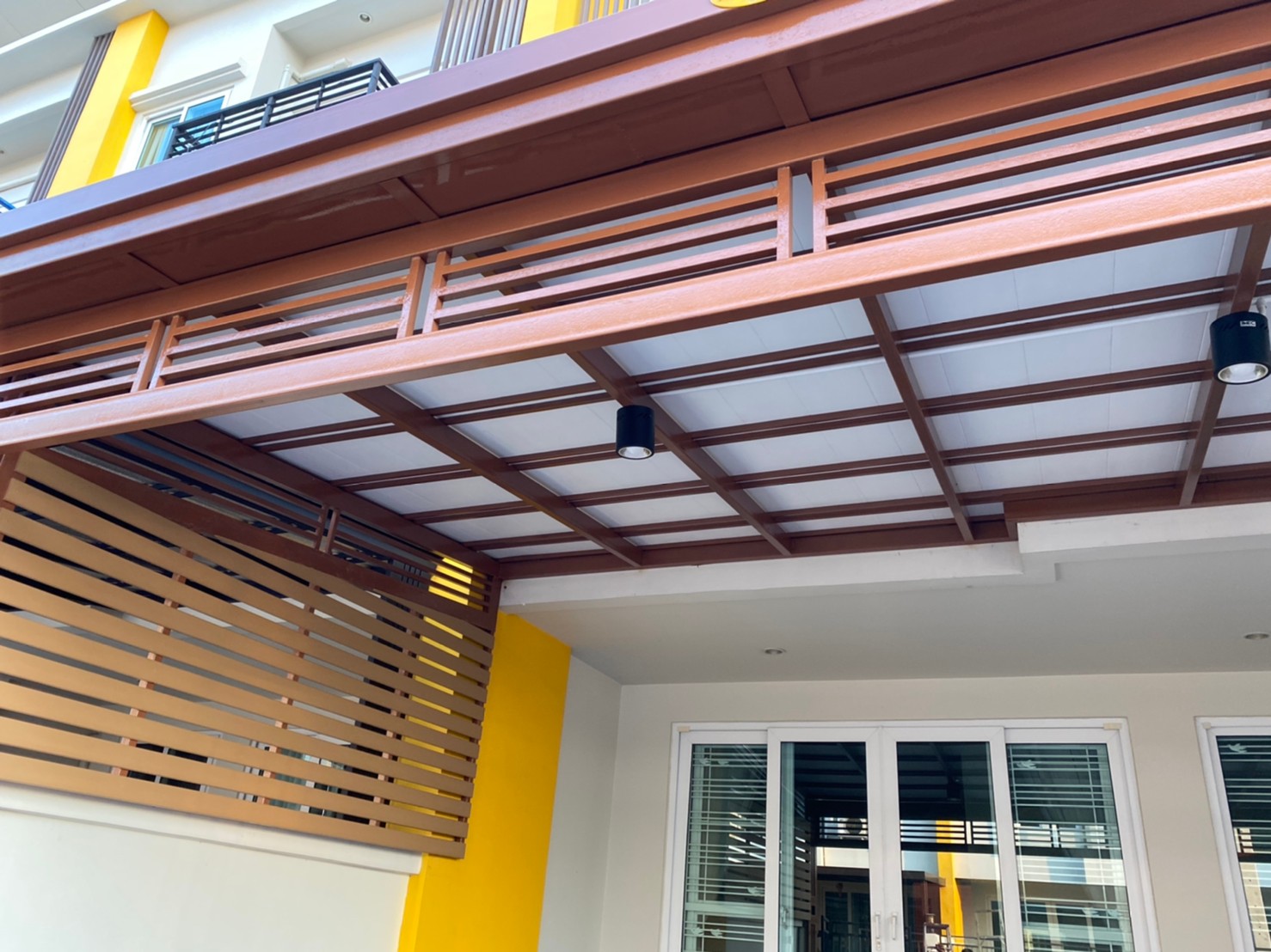 11 - https://พรปรารถนา.com | พรปรารถนาการช่าง - รับผลิตและติดตั้งมุ้งลวดเหล็กดัด กระจกอลูมิเนียม ประตูรั้วสแตนเลส ต่อเติมหลังคา-กันสาด รวมถึงงานปรับปรุงที่อยู่อาศัย โดยทีมช่างมืออาชีพ