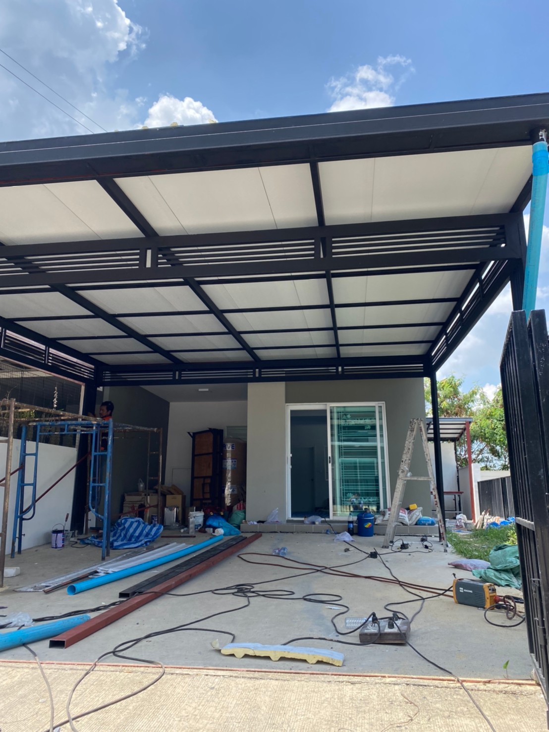 20 - https://พรปรารถนา.com | พรปรารถนาการช่าง - รับผลิตและติดตั้งมุ้งลวดเหล็กดัด กระจกอลูมิเนียม ประตูรั้วสแตนเลส ต่อเติมหลังคา-กันสาด รวมถึงงานปรับปรุงที่อยู่อาศัย โดยทีมช่างมืออาชีพ