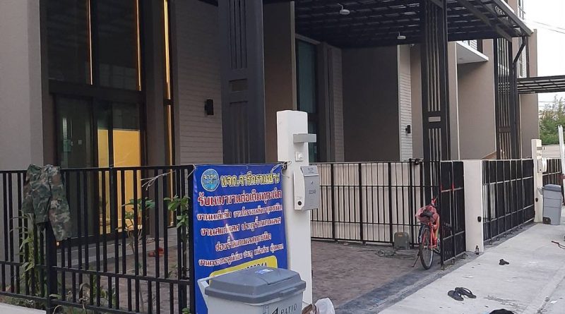 27 - https://พรปรารถนา.com | พรปรารถนาการช่าง - รับผลิตและติดตั้งมุ้งลวดเหล็กดัด กระจกอลูมิเนียม ประตูรั้วสแตนเลส ต่อเติมหลังคา-กันสาด รวมถึงงานปรับปรุงที่อยู่อาศัย โดยทีมช่างมืออาชีพ