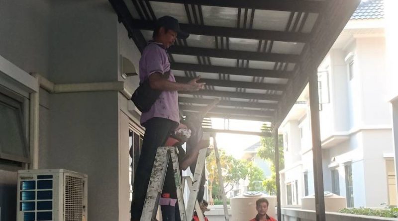 61 - https://พรปรารถนา.com | พรปรารถนาการช่าง - รับผลิตและติดตั้งมุ้งลวดเหล็กดัด กระจกอลูมิเนียม ประตูรั้วสแตนเลส ต่อเติมหลังคา-กันสาด รวมถึงงานปรับปรุงที่อยู่อาศัย โดยทีมช่างมืออาชีพ