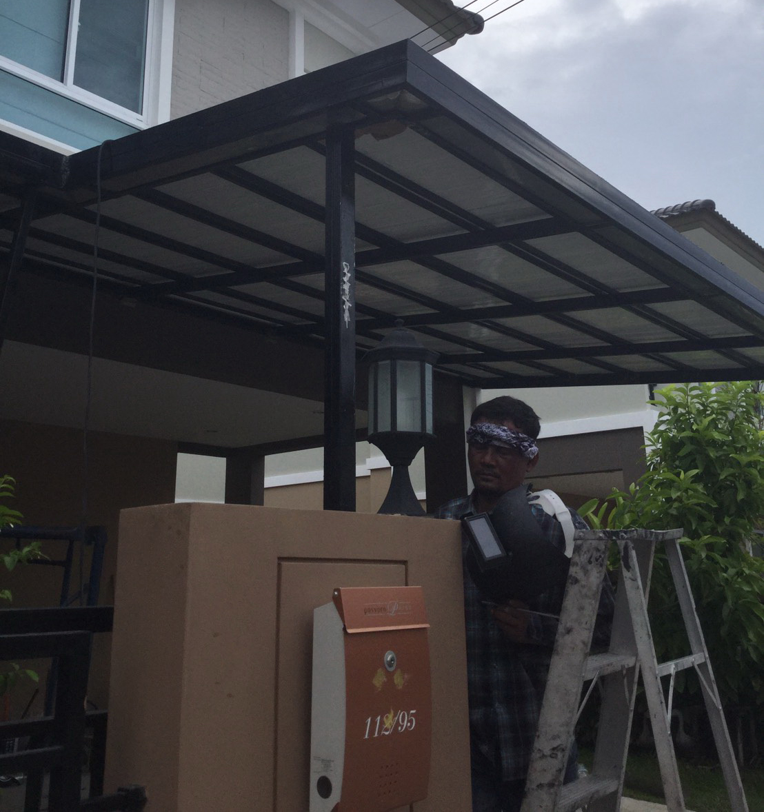 16 - https://พรปรารถนา.com | พรปรารถนาการช่าง - รับผลิตและติดตั้งมุ้งลวดเหล็กดัด กระจกอลูมิเนียม ประตูรั้วสแตนเลส ต่อเติมหลังคา-กันสาด รวมถึงงานปรับปรุงที่อยู่อาศัย โดยทีมช่างมืออาชีพ