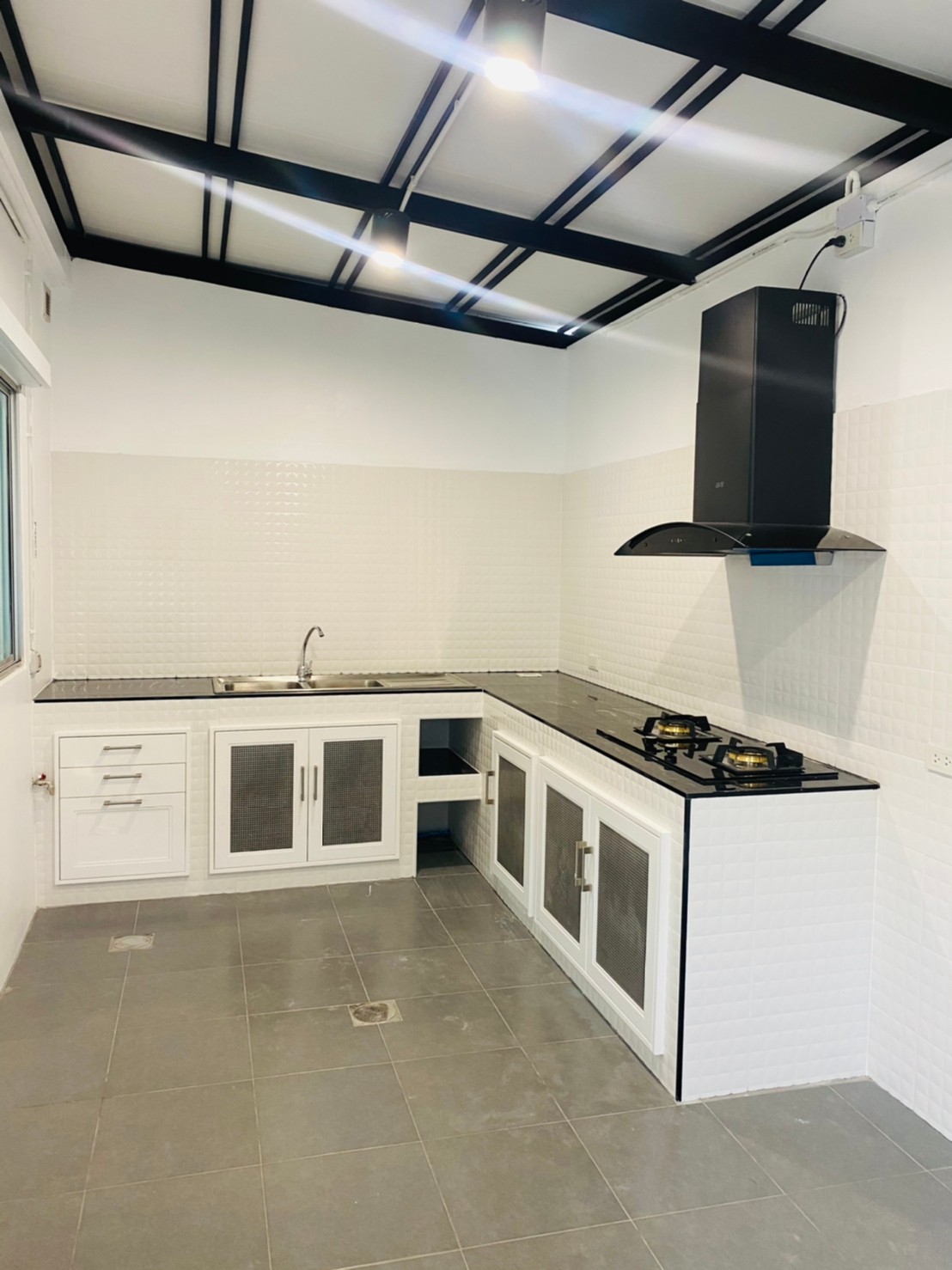 2 - https://พรปรารถนา.com | พรปรารถนาการช่าง - รับผลิตและติดตั้งมุ้งลวดเหล็กดัด กระจกอลูมิเนียม ประตูรั้วสแตนเลส ต่อเติมหลังคา-กันสาด รวมถึงงานปรับปรุงที่อยู่อาศัย โดยทีมช่างมืออาชีพ